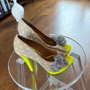 Not Rated Neon Yellow and Gray Polka Dot Heels